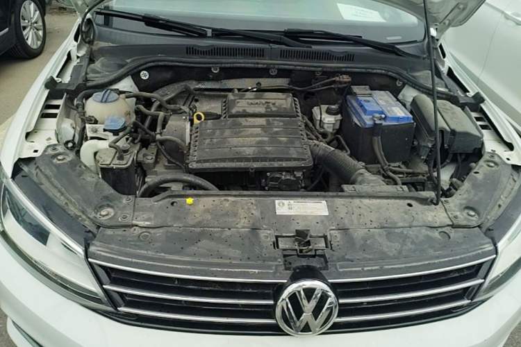 Used Volkswagen Sagitar 2018 1.6L Manual Comfort Model Engine Bay
