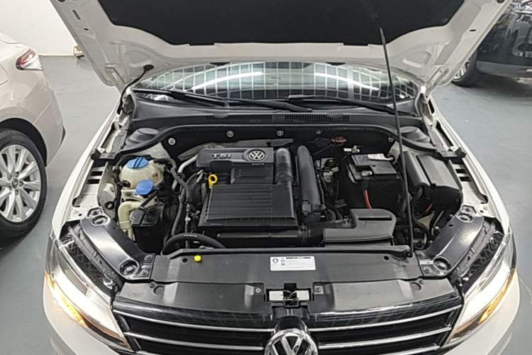 Used Volkswagen Sagitar 2018 180TSI DSG Prestige Edition Engine Bay