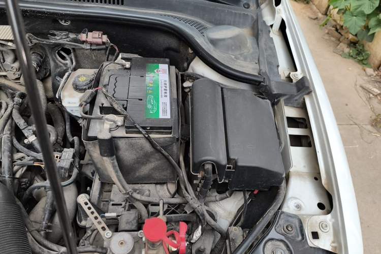 Used Volkswagen Sagitar 2018 1.6L Manual Comfort Model Engine Bay Left