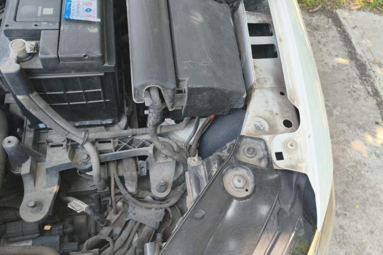 Used Volkswagen Sagitar 2018 1.6L Automatic Fashion Model Engine Bay Left
