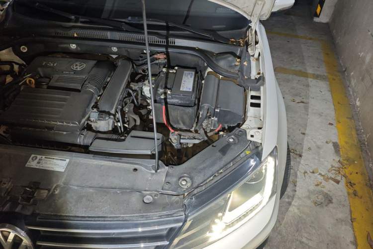 Used Volkswagen Sagitar 2018 280TSI DSG Ignite Edition Engine Bay Left