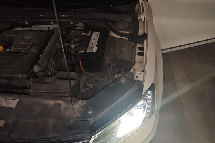 Used Volkswagen Sagitar 2018 280TSI DSG Ignite Edition Engine Bay Left