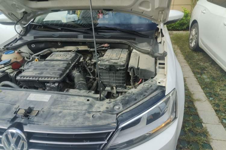 Used Volkswagen Sagitar 2018 1.6L Automatic Comfort Model Engine Bay Left