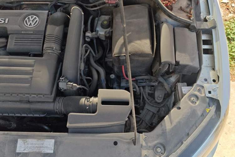 Used Volkswagen Sagitar 2018 280TSI DSG Luxury Model Engine Bay Left