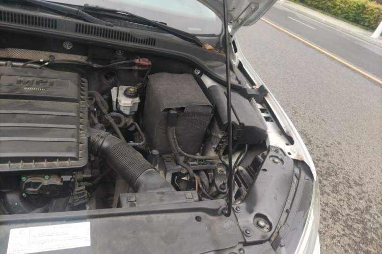 Used Volkswagen Sagitar 2018 1.6L Manual Comfort Model Engine Bay Left