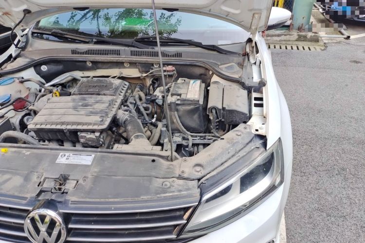 Used Volkswagen Sagitar 2018 1.6L Automatic Comfort Model Engine Bay Left