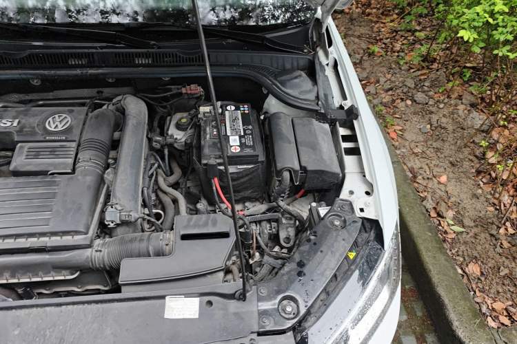 Used Volkswagen Sagitar 2018 280TSI DSG Luxury Model Engine Bay Left