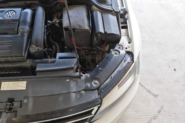 Used Volkswagen Sagitar 2018 280TSI DSG Comfort Model Engine Bay Left