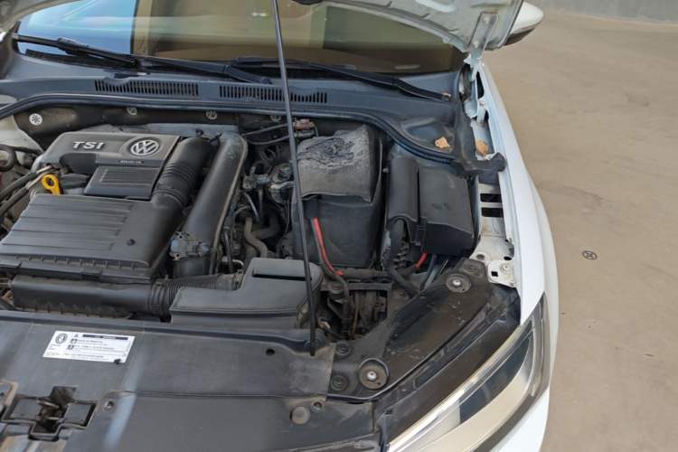 Used Volkswagen Sagitar 2018 280TSI DSG Comfort Model Engine Bay Left