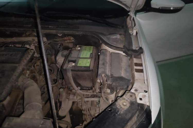 Used Volkswagen Sagitar 2018 1.6L Manual Comfort Model Engine Bay Left