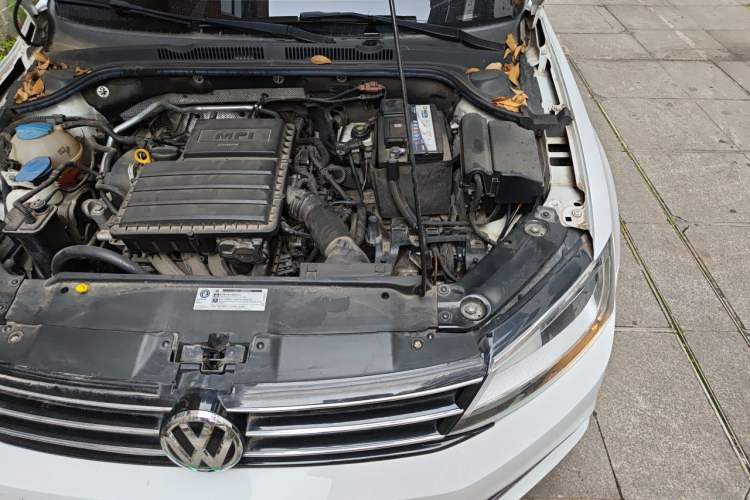 Used Volkswagen Sagitar 2018 1.6L Automatic Comfort Model Engine Bay Left