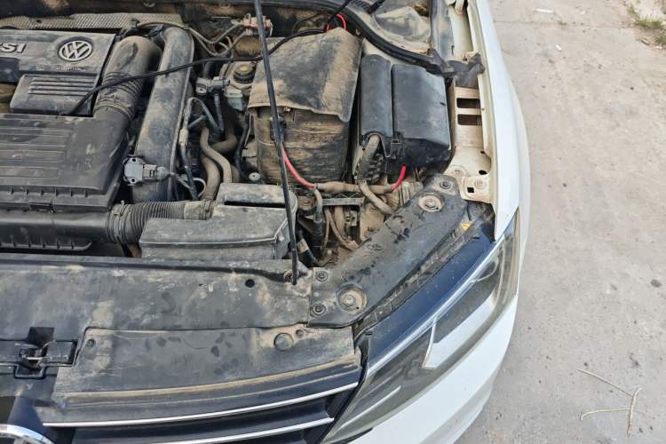 Used Volkswagen Sagitar 2018 280TSI DSG Luxury Model Engine Bay Left