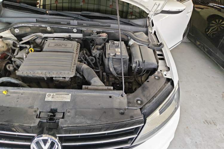 Used Volkswagen Sagitar 2018 1.6L Automatic Comfort Model Engine Bay Left
