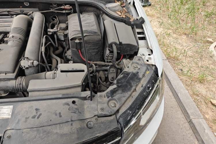 Used Volkswagen Sagitar 2018 280TSI DSG Luxury Model Engine Bay Left