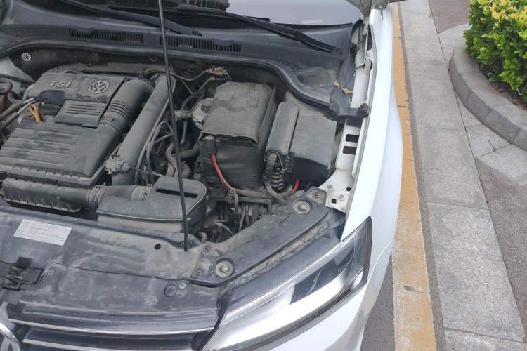 Used Volkswagen Sagitar 2018 180TSI DSG Prestige Edition Engine Bay Left