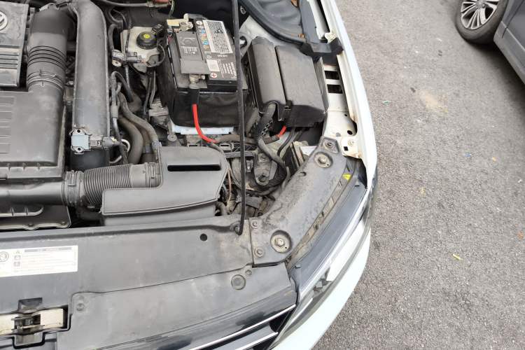 Used Volkswagen Sagitar 2018 280TSI DSG Luxury Model Engine Bay Left