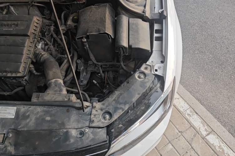 Used Volkswagen Sagitar 2018 1.6L Automatic Comfort Model Engine Bay Left