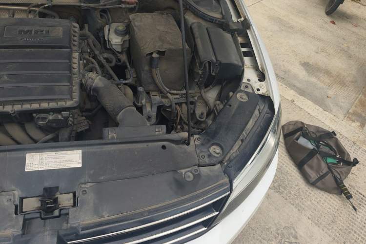 Used Volkswagen Sagitar 2018 1.6L Manual Comfort Model Engine Bay Left