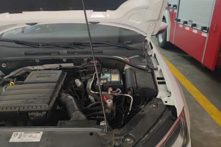 Used Volkswagen Sagitar 2018 1.6L Automatic Fashion Model Engine Bay Left