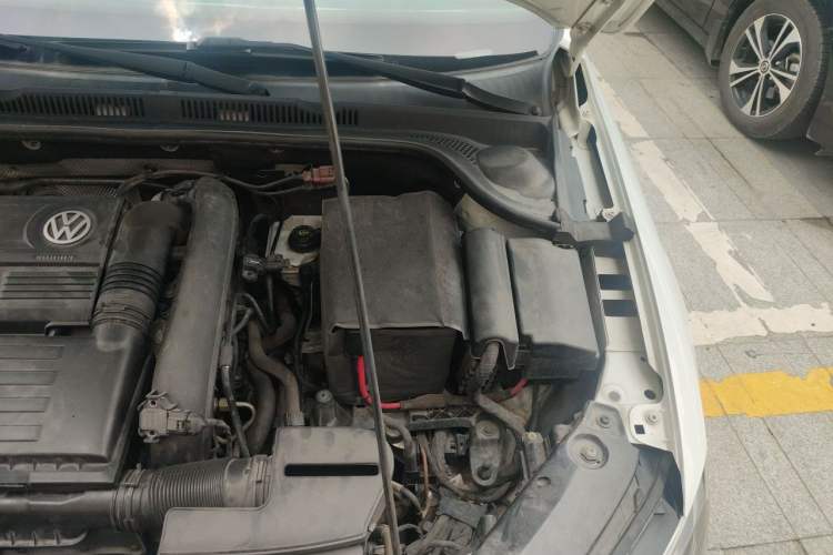 Used Volkswagen Sagitar 2018 280TSI DSG Comfort Model Engine Bay Left
