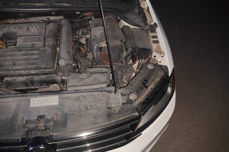 Used Volkswagen Sagitar 2018 280TSI DSG Comfort Model Engine Bay Left