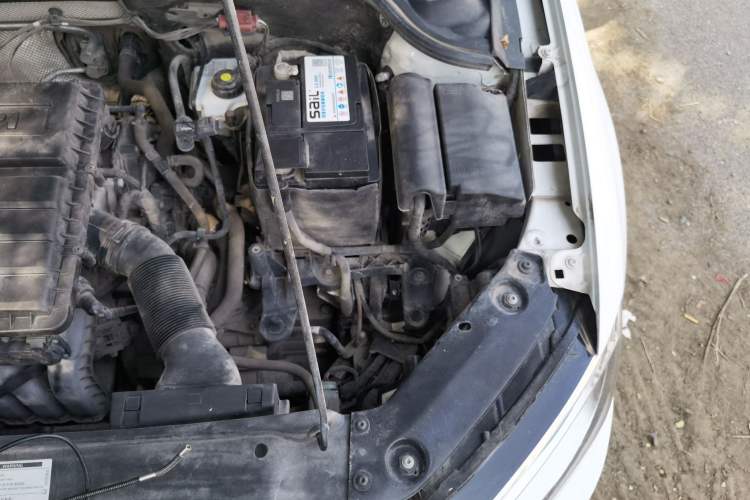 Used Volkswagen Sagitar 2018 1.6L Automatic Comfort Model Engine Bay Left