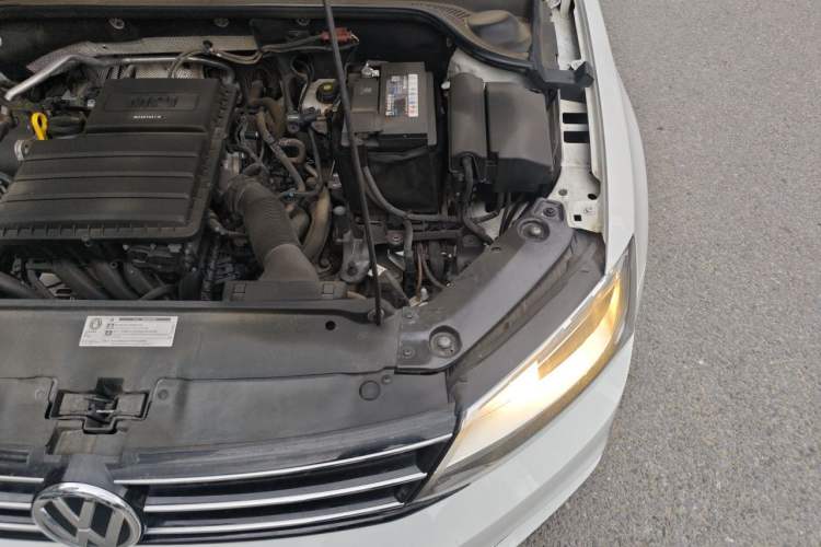 Used Volkswagen Sagitar 2018 1.6L Automatic Comfort Model Engine Bay Left