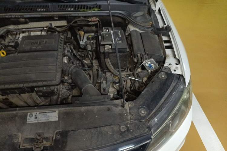 Used Volkswagen Sagitar 2018 1.6L Automatic Comfort Model Engine Bay Left