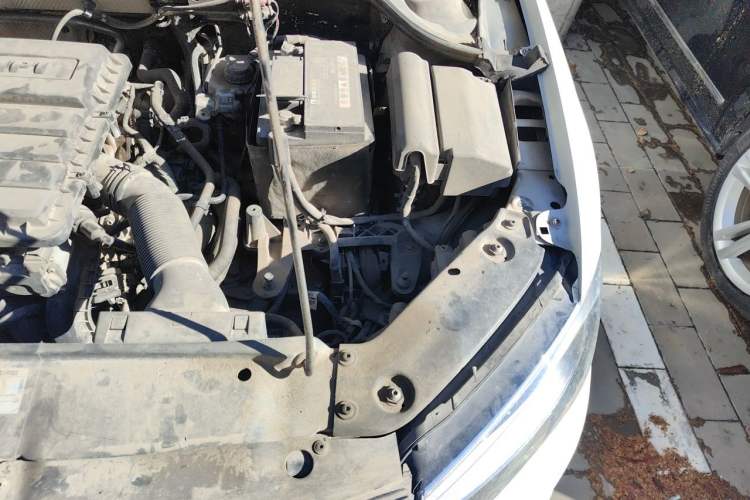 Used Volkswagen Sagitar 2018 1.6L Automatic Comfort Model Engine Bay Left
