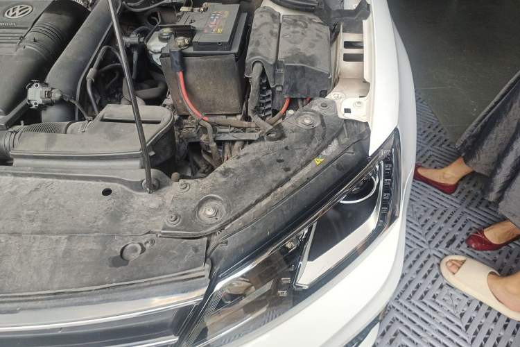 Used Volkswagen Sagitar 2018 280TSI DSG Ignite Edition Engine Bay Left