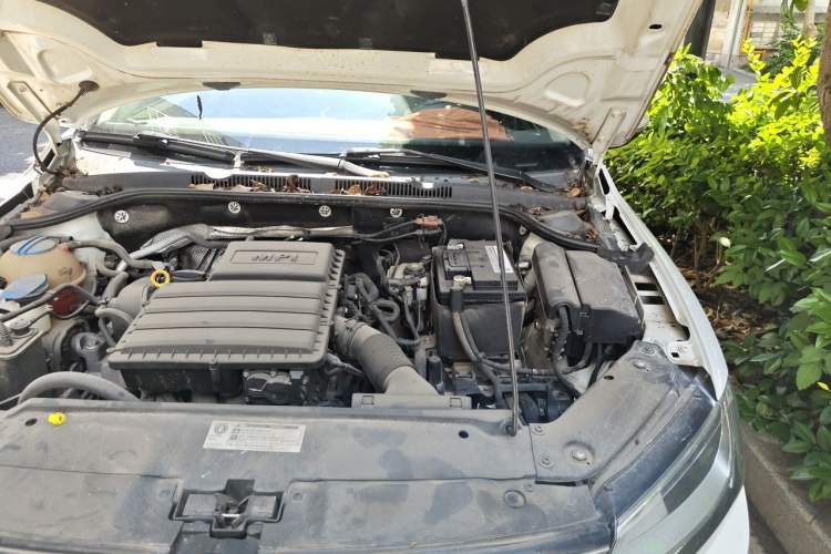 Used Volkswagen Sagitar 2018 1.6L Automatic Comfort Model Engine Bay Left