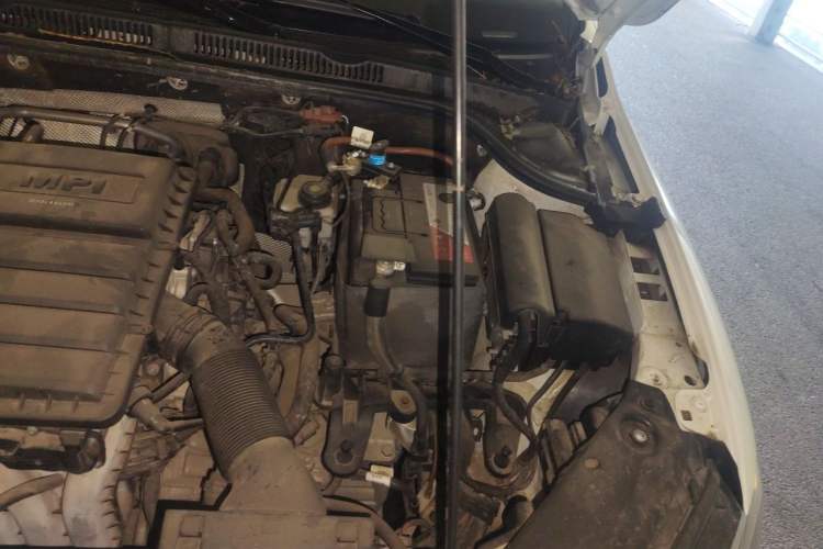 Used Volkswagen Sagitar 2018 1.6L Automatic Comfort Model Engine Bay Left
