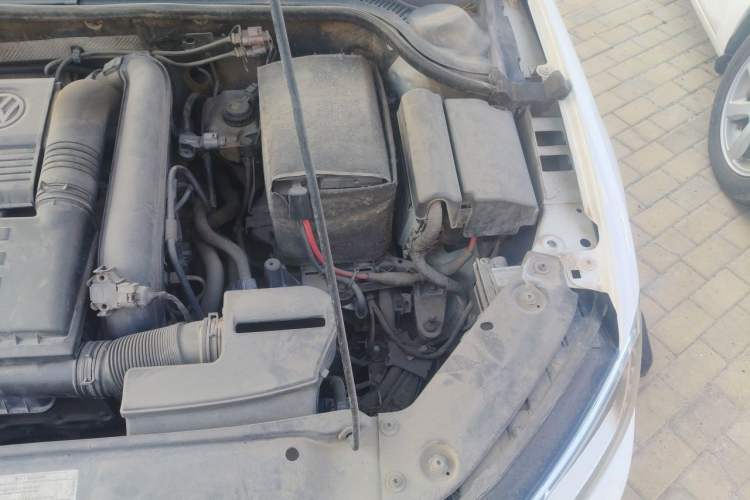 Used Volkswagen Sagitar 2018 280TSI DSG Luxury Model Engine Bay Left