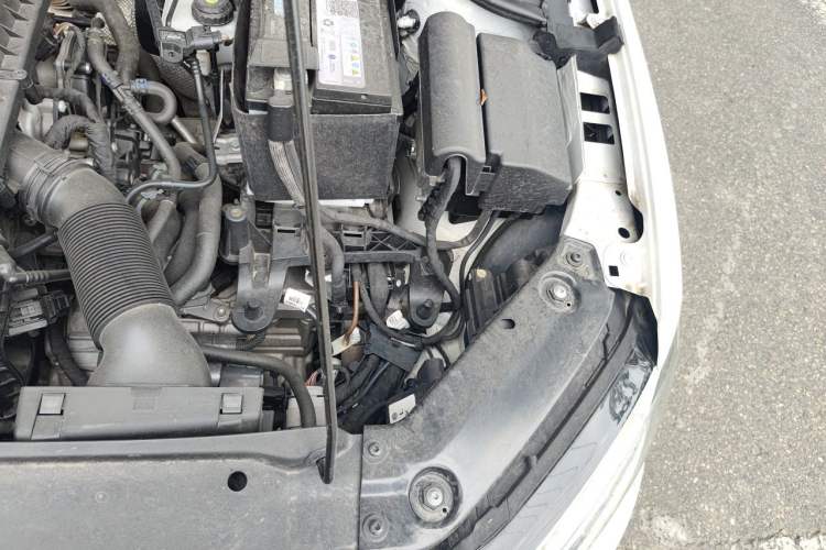 Used Volkswagen Sagitar 2018 1.6L Automatic Comfort Model Engine Bay Left
