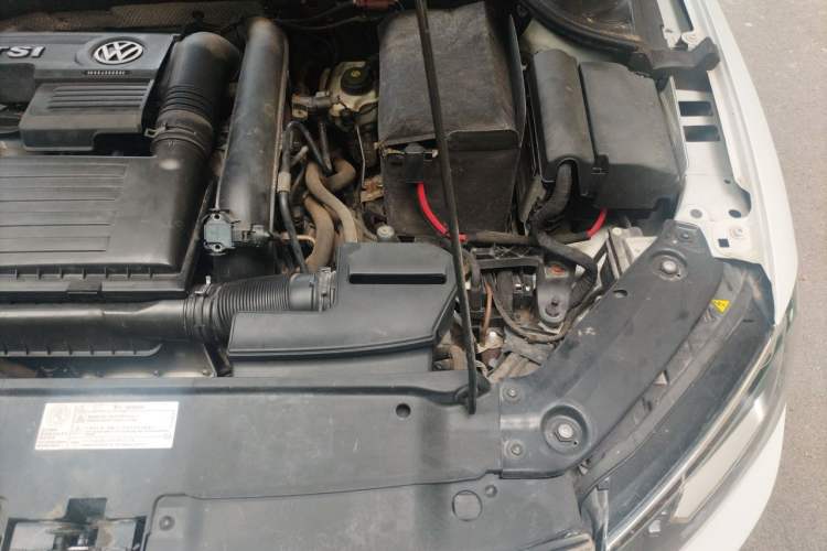 Used Volkswagen Sagitar 2018 280TSI DSG Luxury Model Engine Bay Left