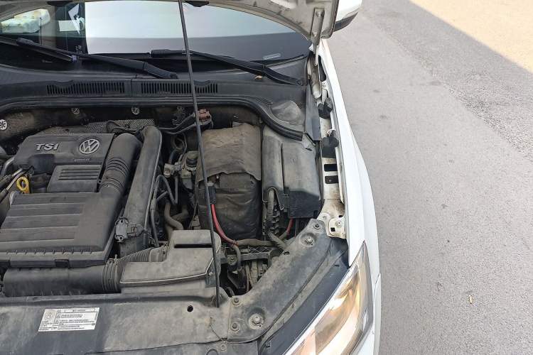 Used Volkswagen Sagitar 2018 280TSI DSG Comfort Model Engine Bay Left