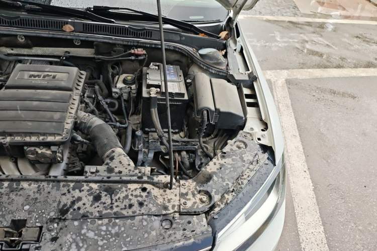 Used Volkswagen Sagitar 2018 1.6L Automatic Comfort Model Engine Bay Left