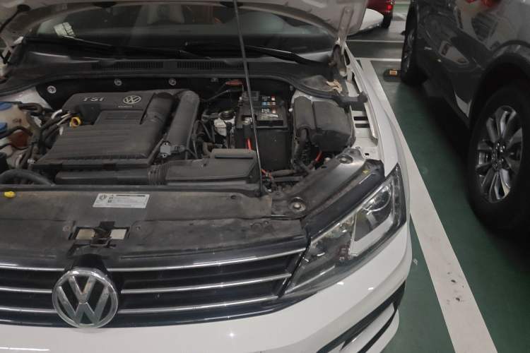 Used Volkswagen Sagitar 2018 280TSI DSG Ignite Edition Engine Bay Left