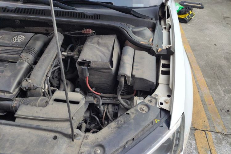 Used Volkswagen Sagitar 2018 280TSI DSG Luxury Model Engine Bay Left