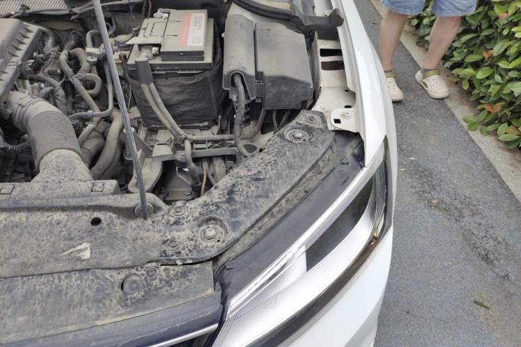 Used Volkswagen Sagitar 2018 1.6L Automatic Comfort Model Engine Bay Left