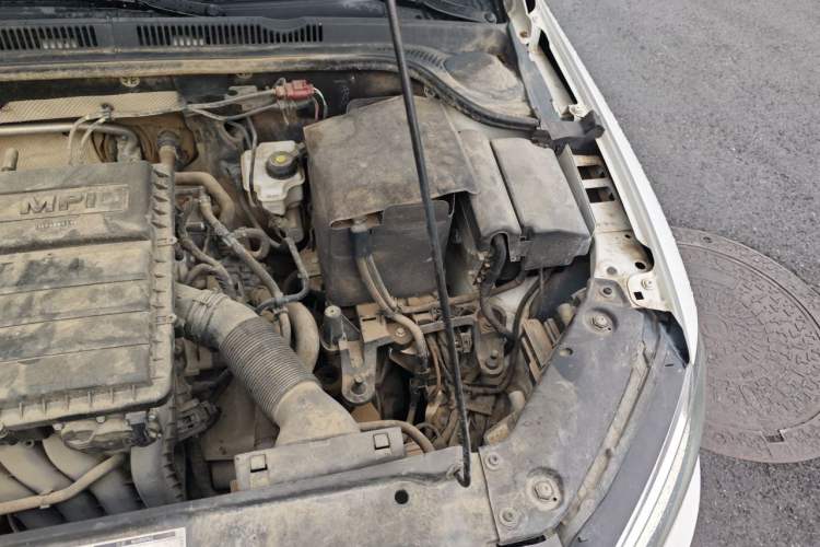 Used Volkswagen Sagitar 2018 1.6L Manual Comfort Model Engine Bay Left