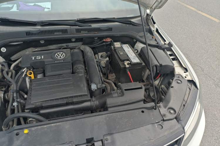 Used Volkswagen Sagitar 2018 280TSI DSG Comfort Model Engine Bay Left