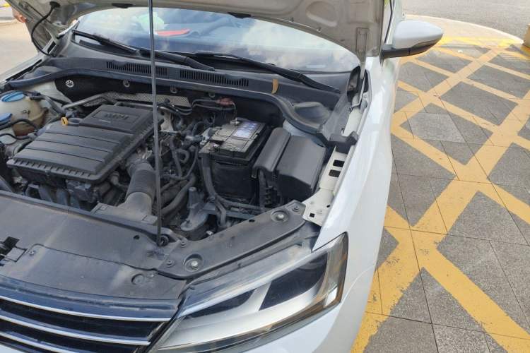 Used Volkswagen Sagitar 2018 1.6L Automatic Comfort Model Engine Bay Left