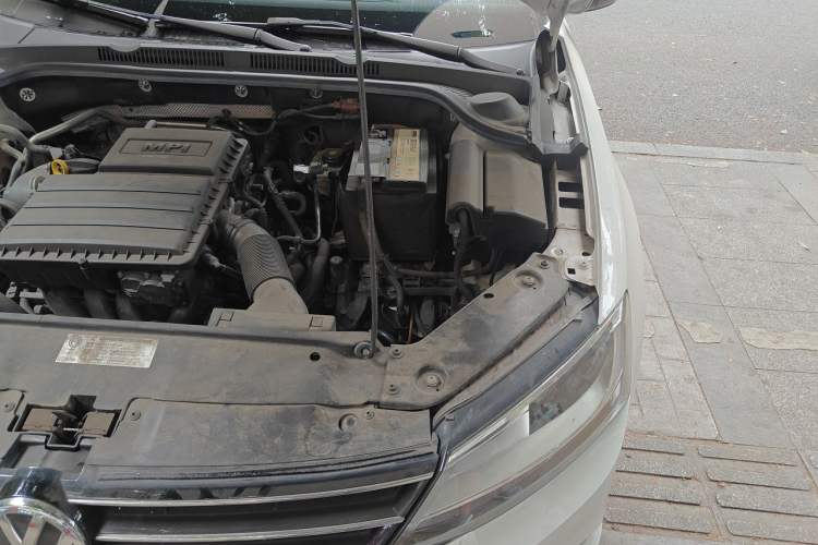 Used Volkswagen Sagitar 2018 1.6L Automatic Comfort Model Engine Bay Left