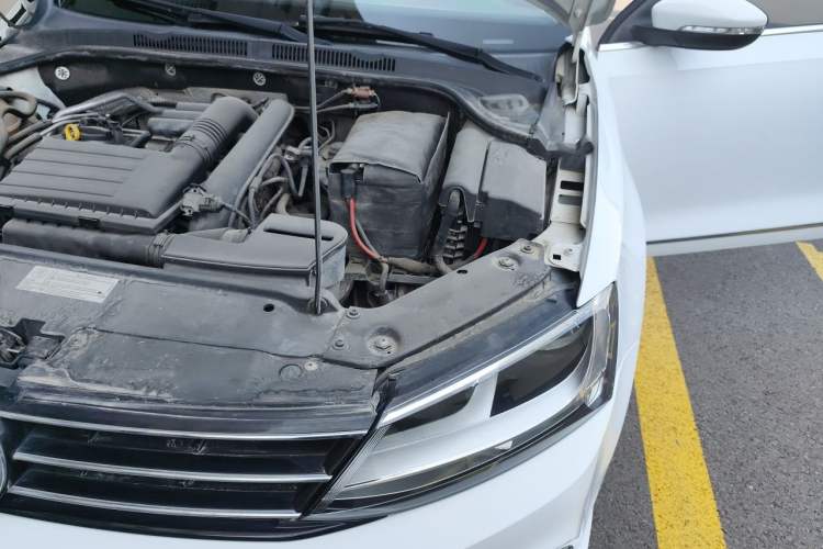 Used Volkswagen Sagitar 2018 280TSI DSG Comfort Model Engine Bay Left