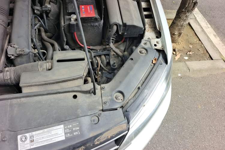 Used Volkswagen Sagitar 2018 280TSI DSG Comfort Model Engine Bay Left