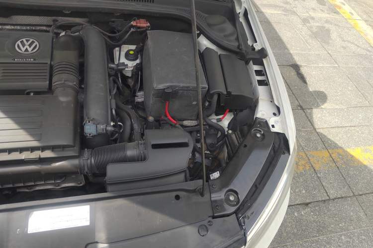 Used Volkswagen Sagitar 2018 280TSI DSG Comfort Model Engine Bay Left