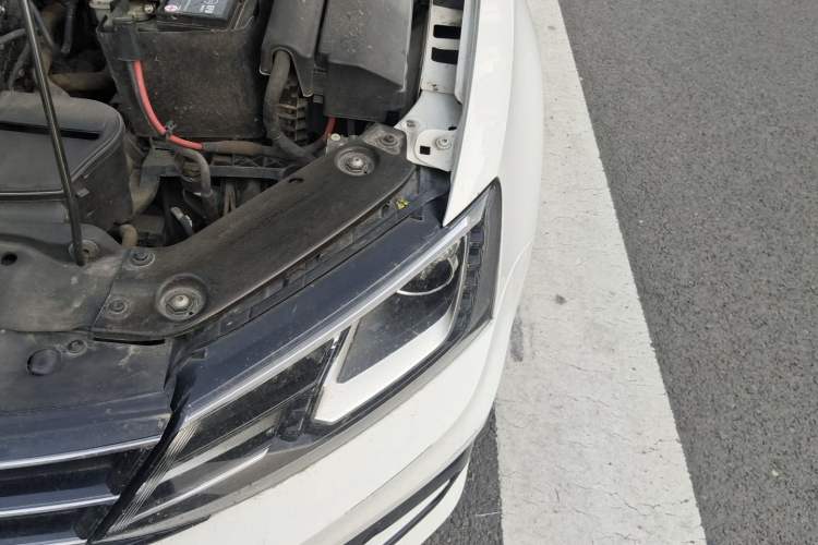 Used Volkswagen Sagitar 2018 280TSI DSG Ignite Edition Engine Bay Left