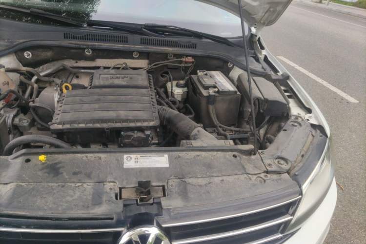 Used Volkswagen Sagitar 2018 1.6L Manual Comfort Model Engine Bay Left