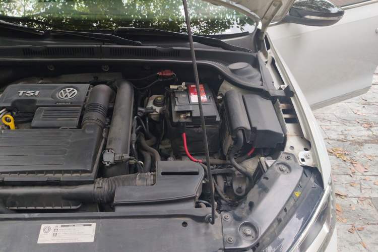 Used Volkswagen Sagitar 2018 280TSI DSG Luxury Model Engine Bay Left